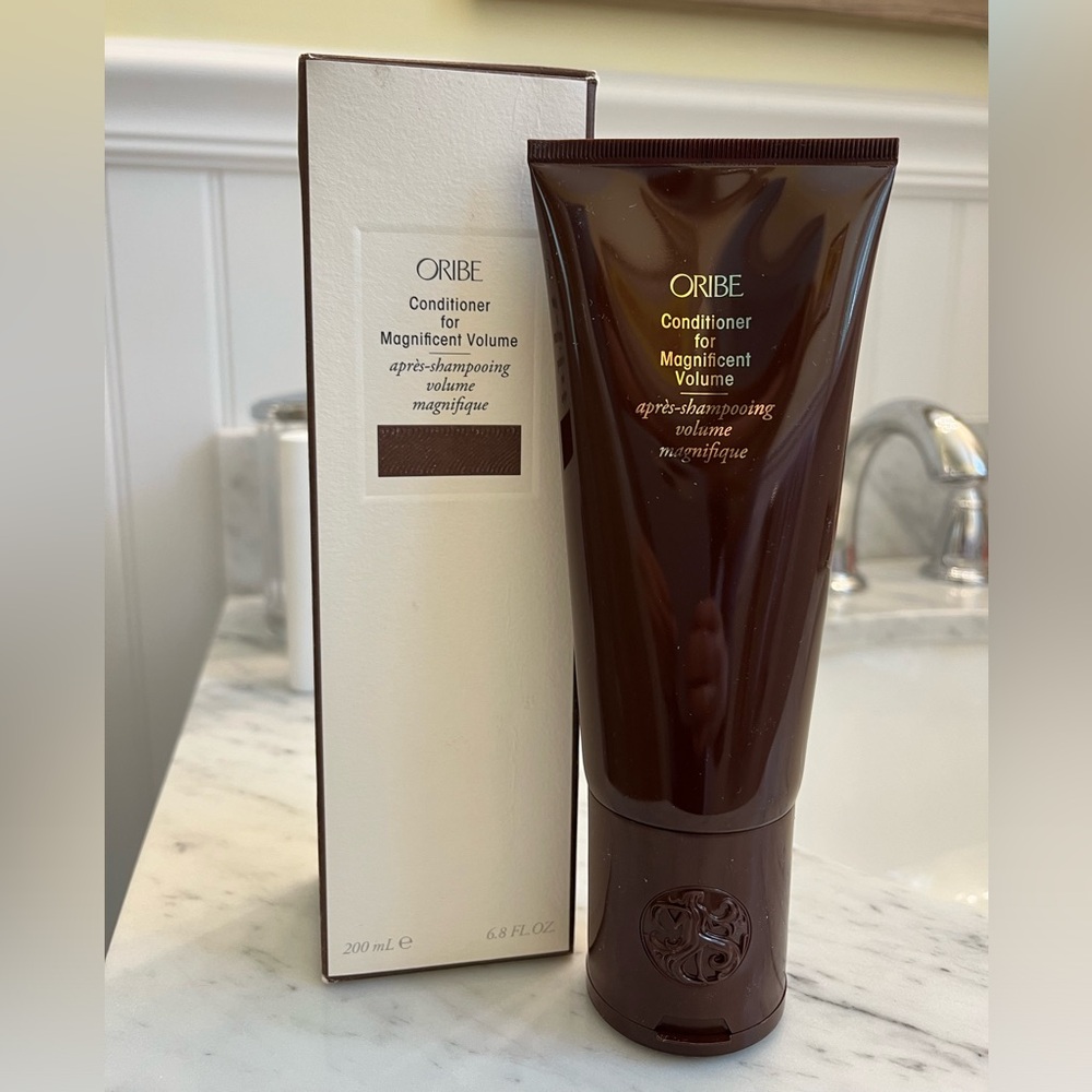 BNWT Oribe Conditioner for Magnificent Volume, Full Size